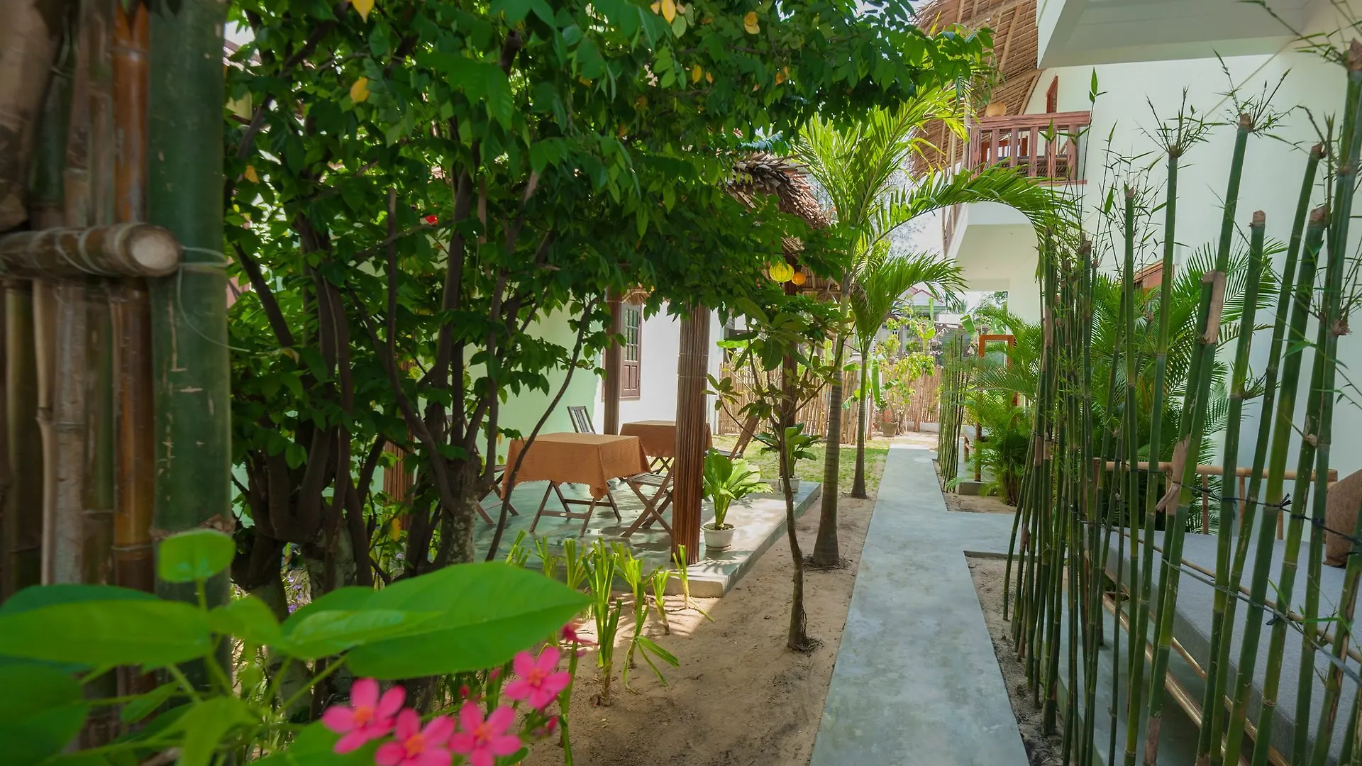 The Beach Hoi An Homestay 2*,  Vietname
