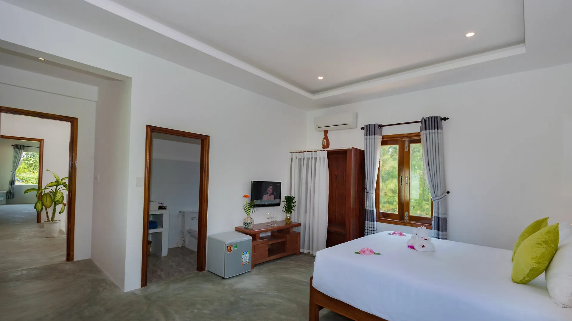 The Beach Hoi An Homestay 2*,